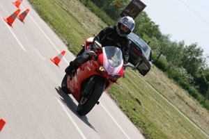 Slika Fotografije/Opcenite fotografije/promet-razno/motocik_Hr0105.jpg